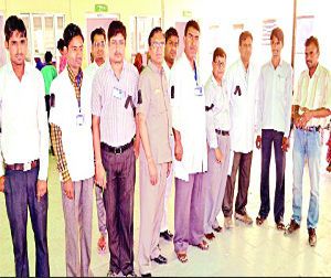 काली पट्टी बांधी,जताया विरोध